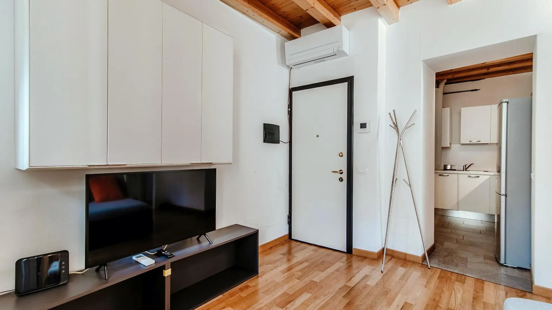 Calicantus Apartments Kairos コモ 0*,