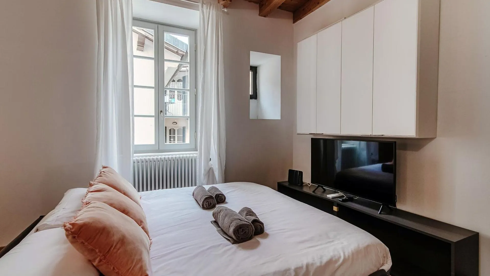 Calicantus Apartments Kairos コモ 0*,  イタリア