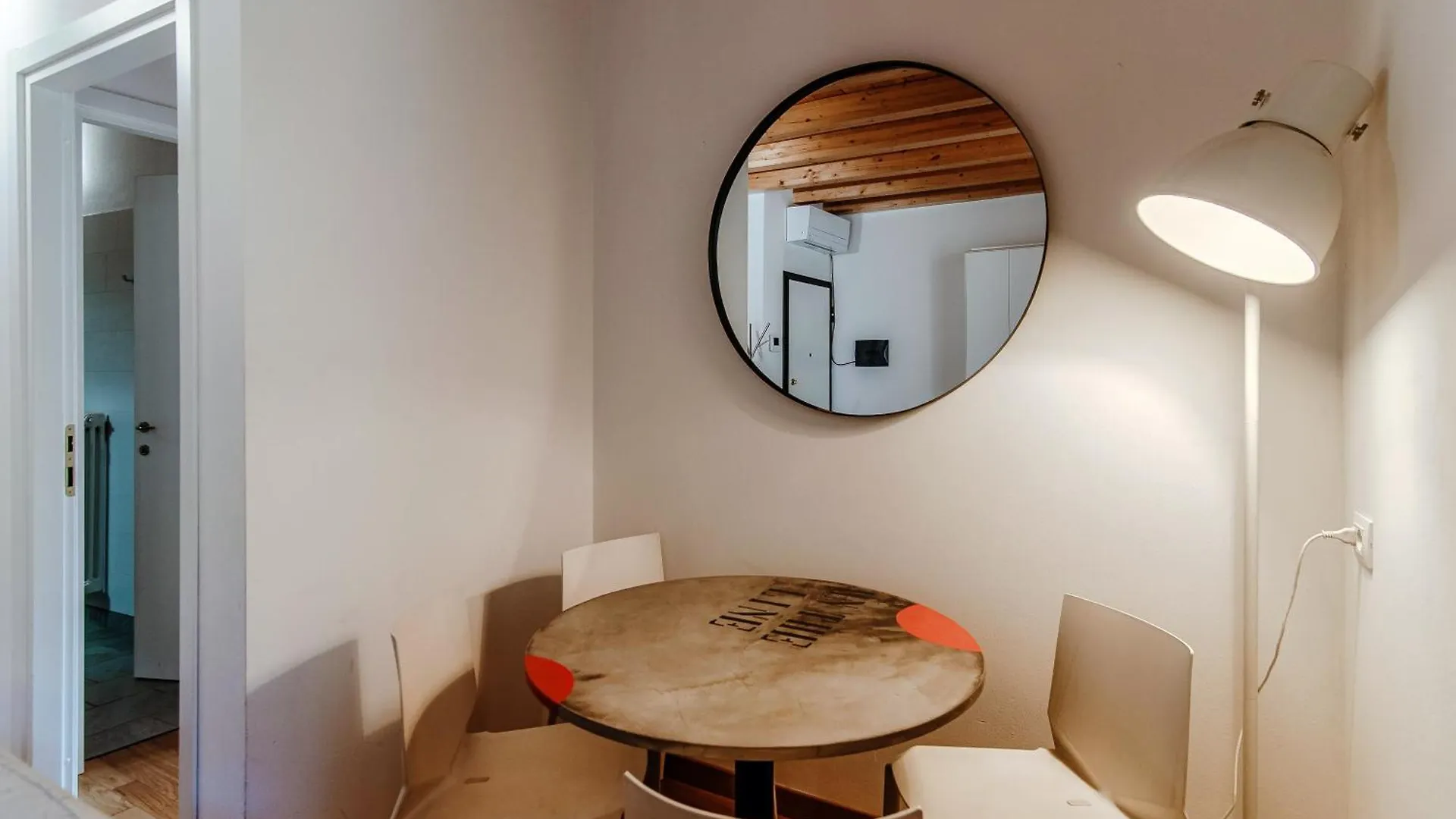Calicantus Apartments Kairos コモ