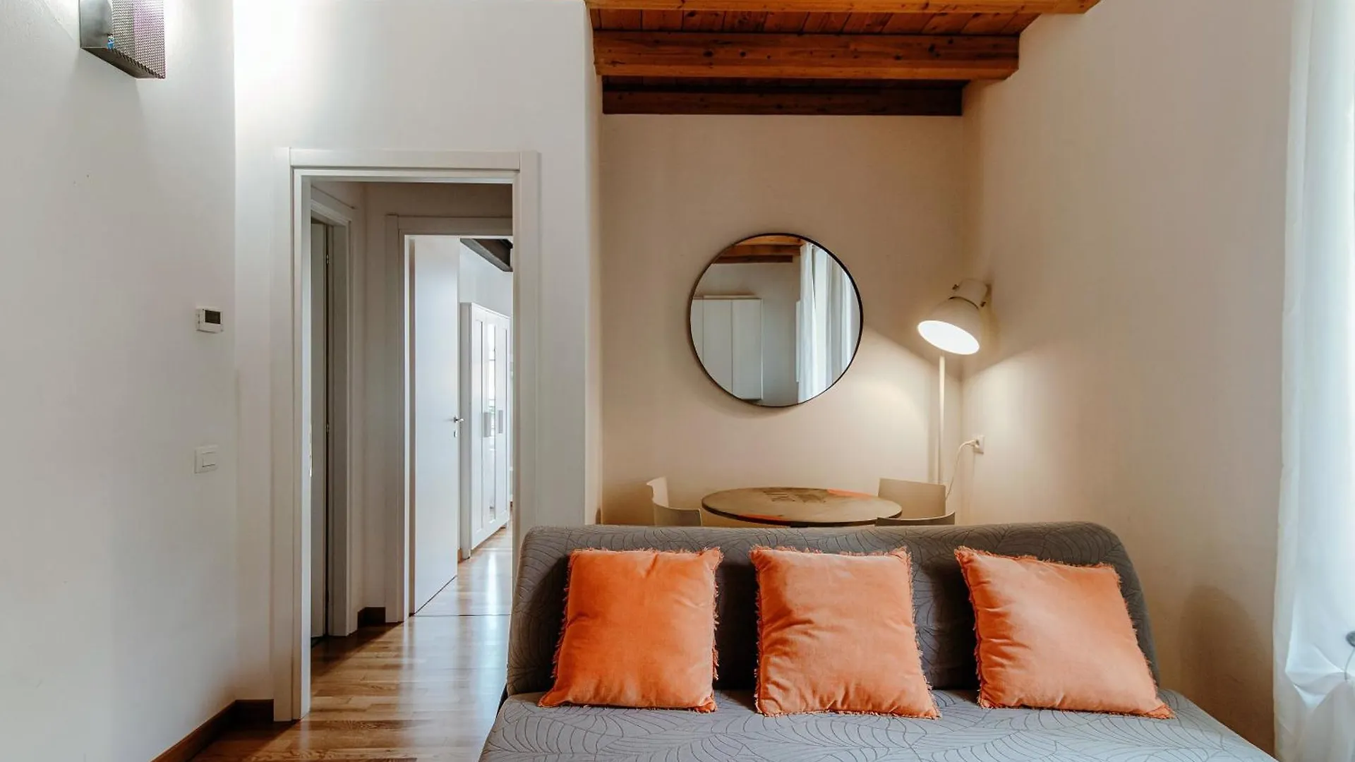 Calicantus Apartments Kairos コモ